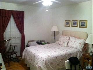 2nd image of 4-12 Hartley Pl #1X