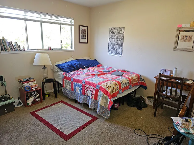 1087 N Greengrove St — Photo 10