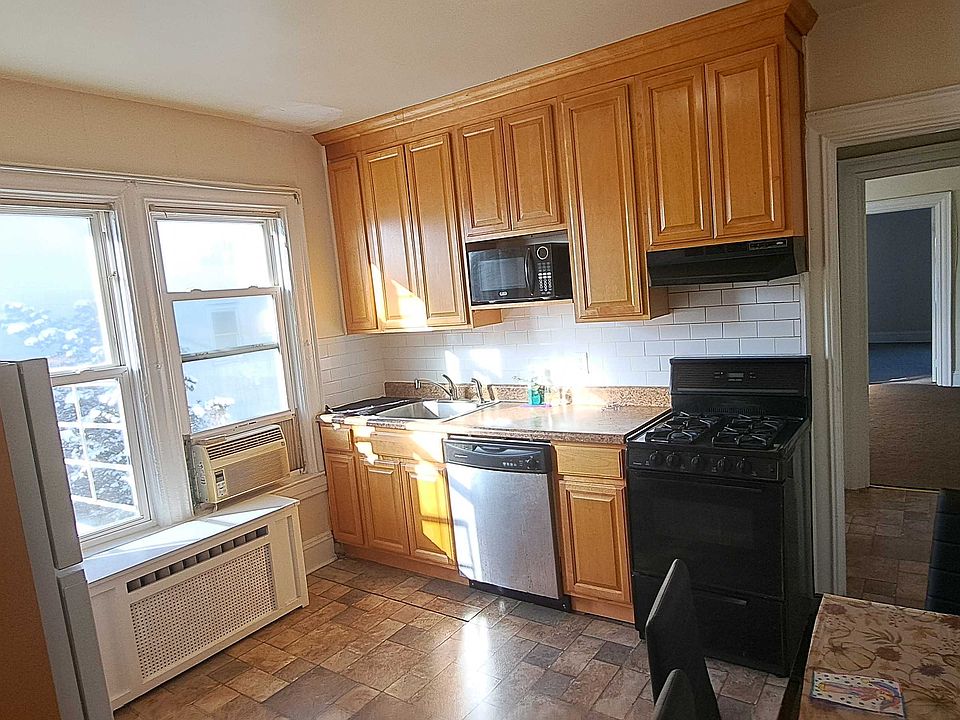1st image of 198 Seminary Ave APT 2