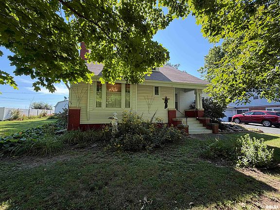 2nd image of 402 S Main St