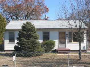 213 7th St, Spring Lake, NC 28390