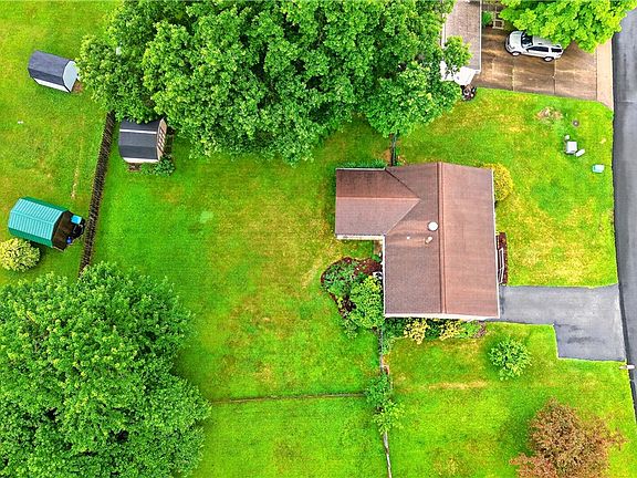 5th image of 221 Navaho Dr