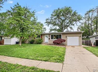 1265 Mallard Ln, Florissant, MO 63031