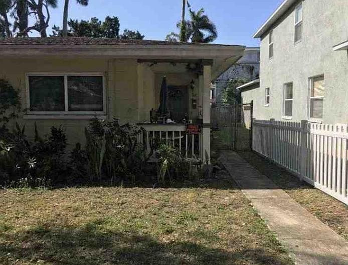 1st image of 622 13th Ave S #622