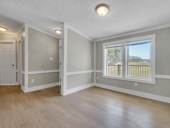 5th image of 2748 Taylors Rd