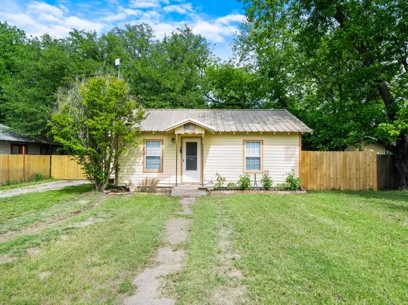 309 S Main St, Rising Star, TX 76471