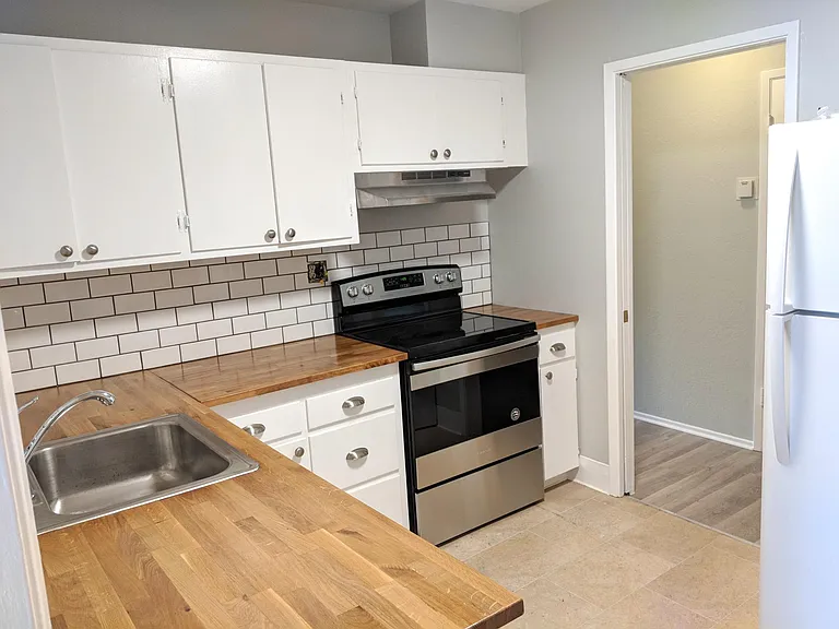 306 San Marino Ave — Photo 5