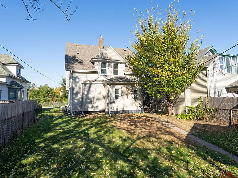 1606 Concordia Ave — Photo 2