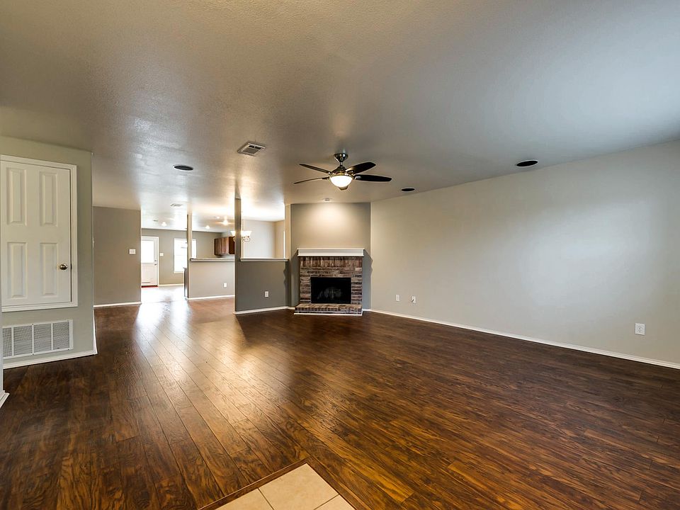 1st image of 2216 Harry St