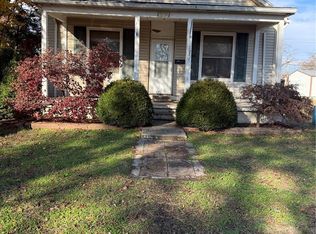 1371 Washington St, Carlyle, IL 62231