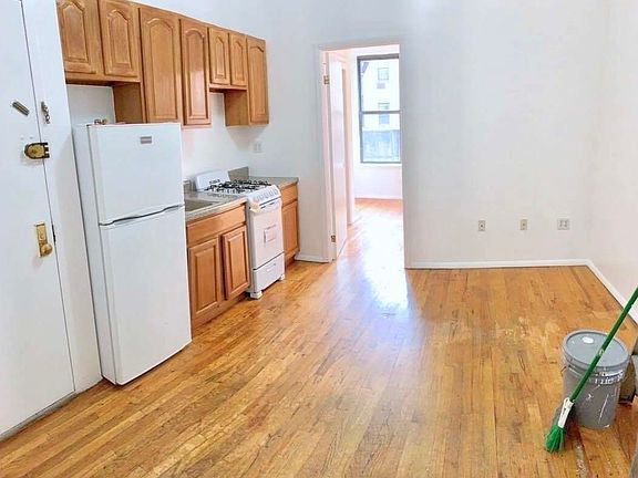 3rd image of 330 E 15th St #14B