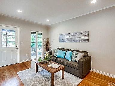 3rd image of 4867 35th St