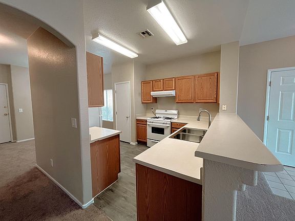 4th image of 1620 Lefty Garcia Way