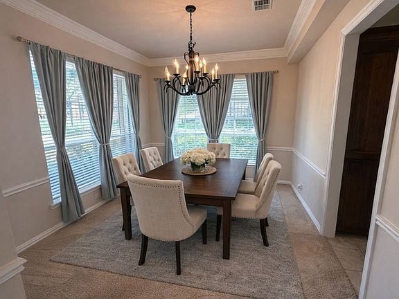 5th image of 2185 Clubview Dr
