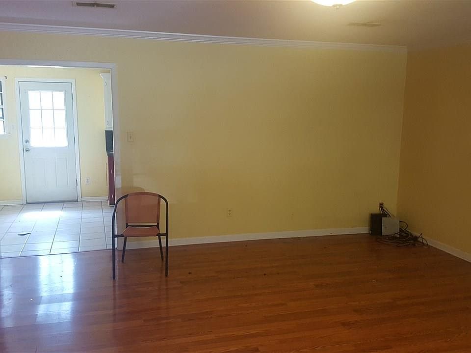 2nd image of 3411 Scenic Dr
