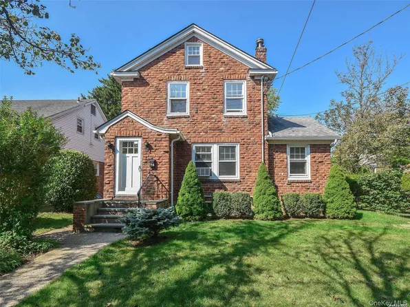 74 Irma Avenue, Port Washington, NY 11050