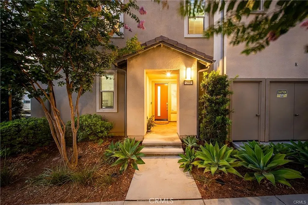 4 bed, 3.5 bath, 2173 sqft, $5,500 — Photo 4