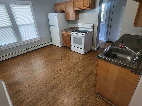 4th image of 33-35 Zion St