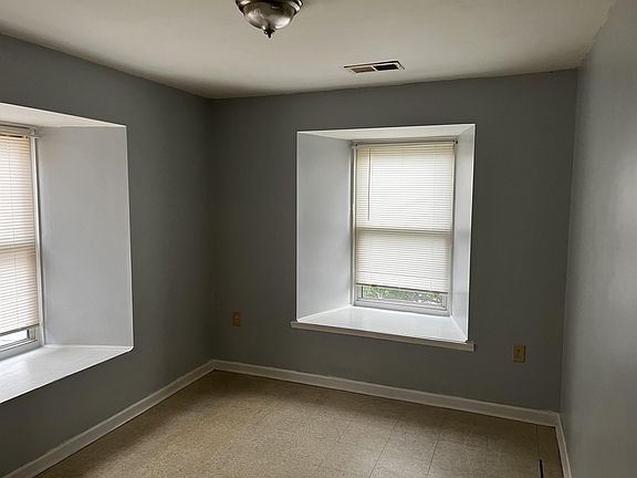 5th image of 200 E King St #11059006