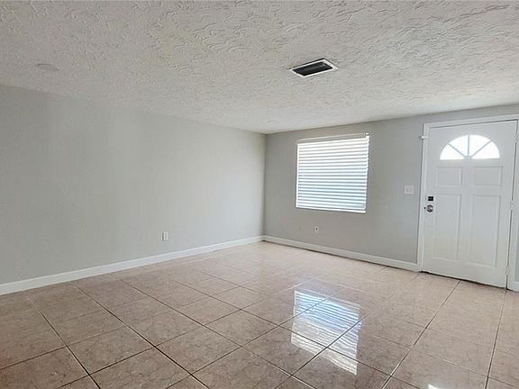 2nd image of 3332 Umber Rd