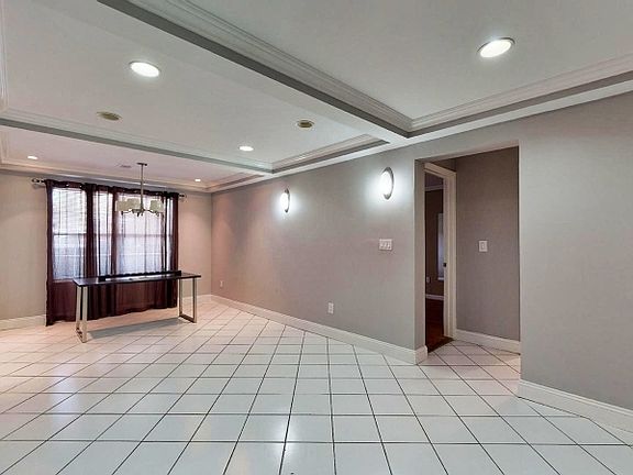 4th image of 17-21 Paterson St APT A2