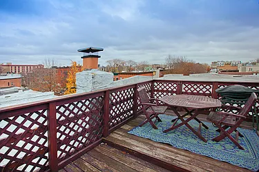 Sold by Avenue Sotheby's International Realty