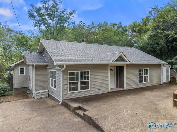 1300 Starnes St, Guntersville, AL 35976