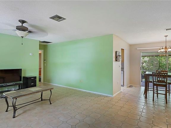 4th image of 5454 16th Ln NE
