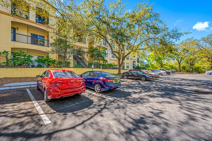 1 bed, 1.0 bath, $1,350 — Photo 2