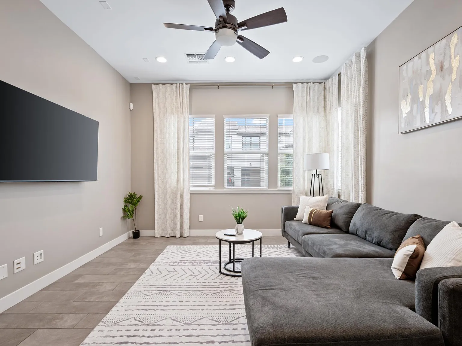 2 bed, 2.5 bath, 1838 sqft, $3,950 — Photo 3