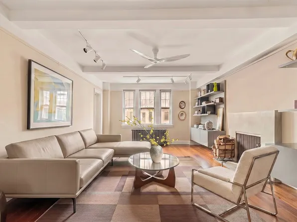 45 Christopher St APT 4E, New York, NY 10014