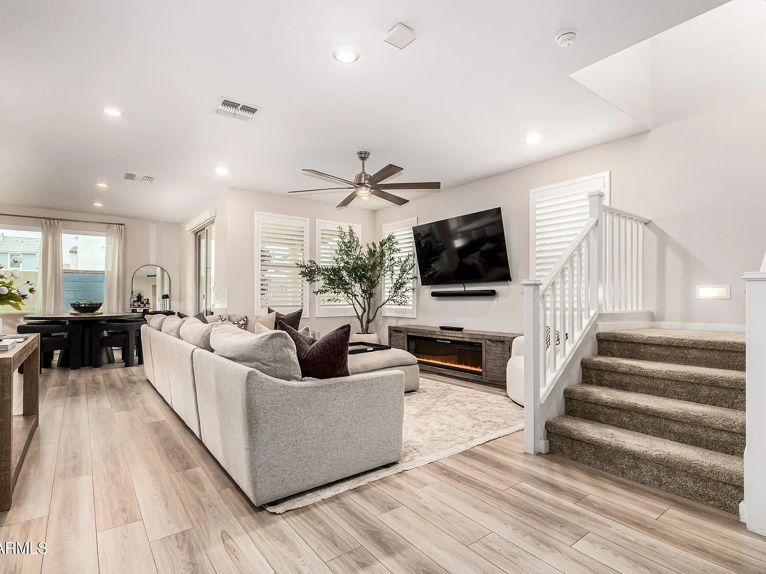 3 bed, 2.5 bath, 1963 sqft, $3,000 — Photo 4