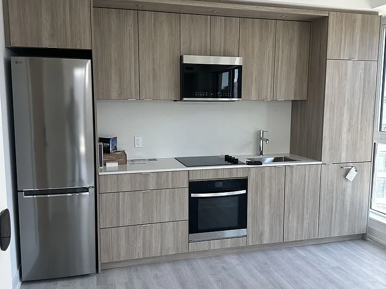 25 Cordova Ave #1405 — Photo 3