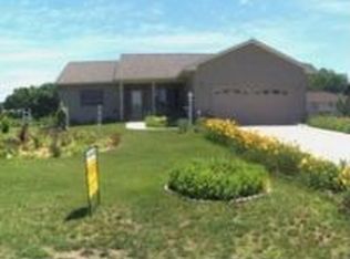 203 Armstrong St, Henry, IL 61537