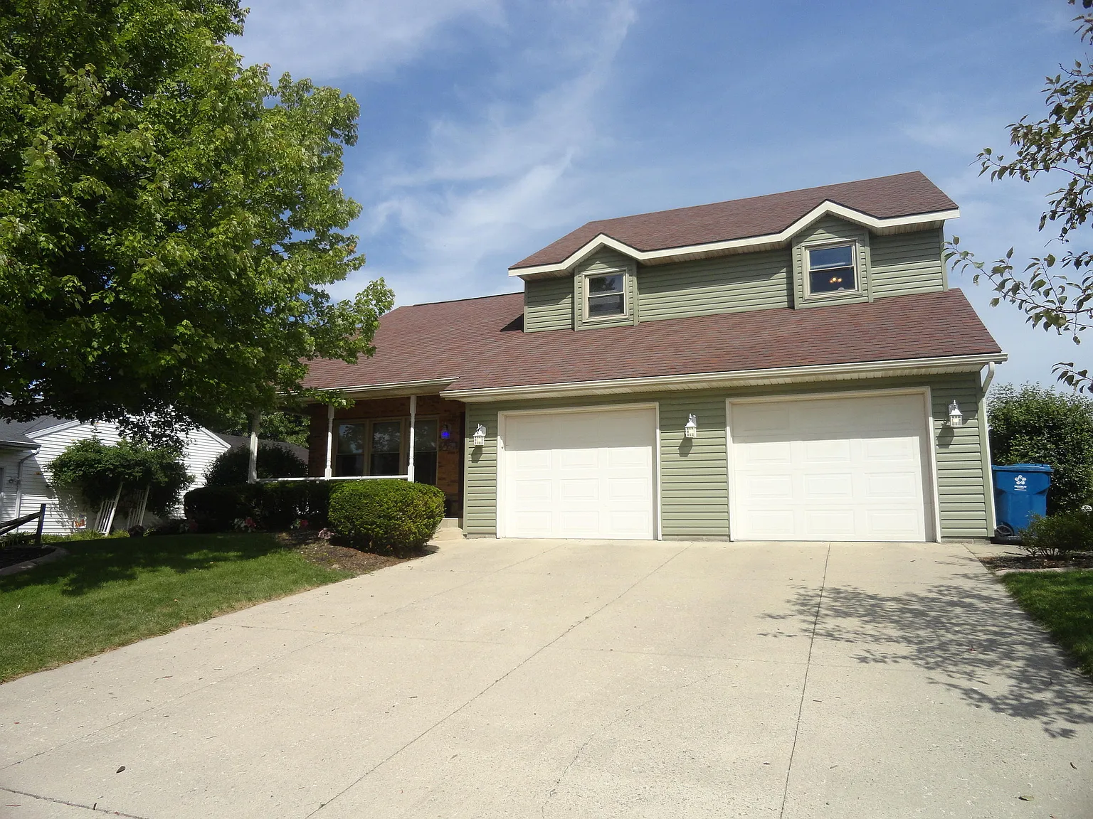 102 Pepperbush Dr photo 1