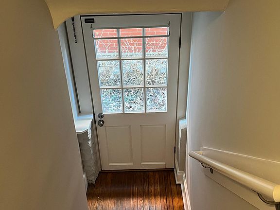 2nd image of 2000 Kenilworth Pl #3