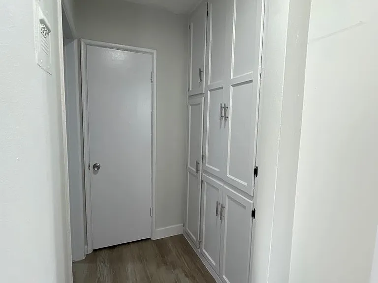 2622 S Manhattan Pl — Photo 13