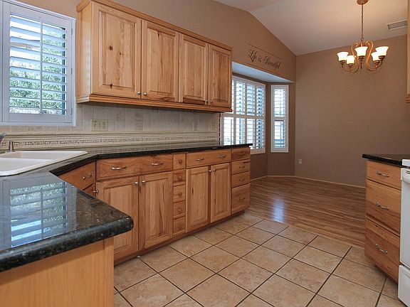 4th image of 2601 W Edenbrook Pl