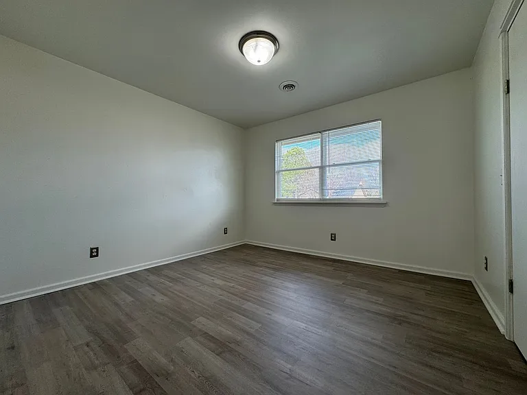 1800 S 14th Pl — Photo 11