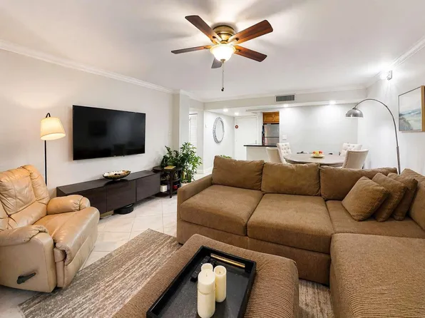 5160 Las Verdes Cir APT 103, Delray Beach, FL 33484