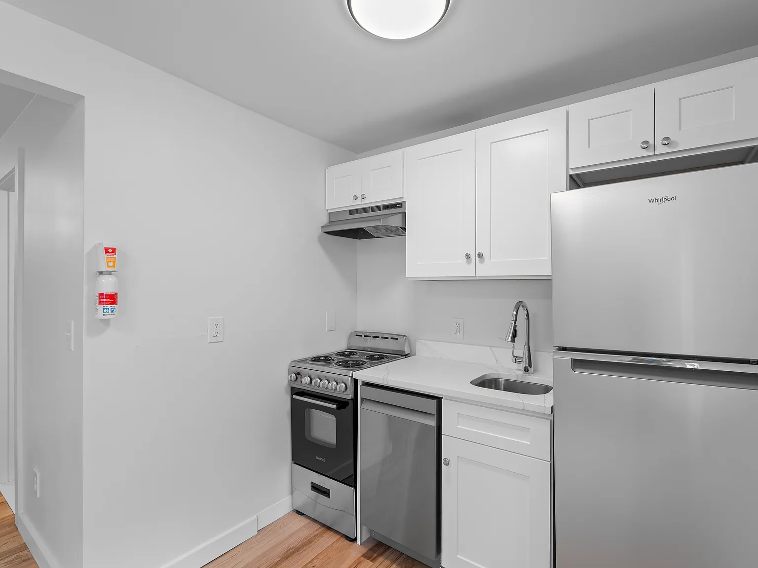 50 Walnut St — Photo 3