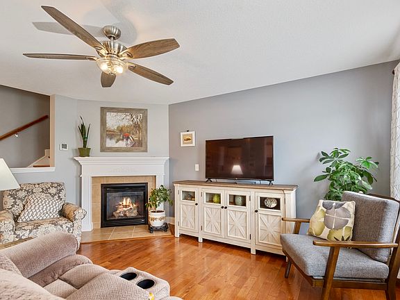 3rd image of 2143 Summerfield Ln