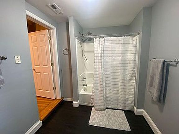 5th image of 868 N 22nd St #B