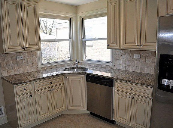3rd image of 3240 Louis St
