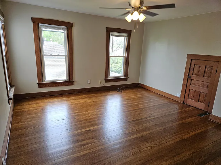810 E Stewart St — Photo 11