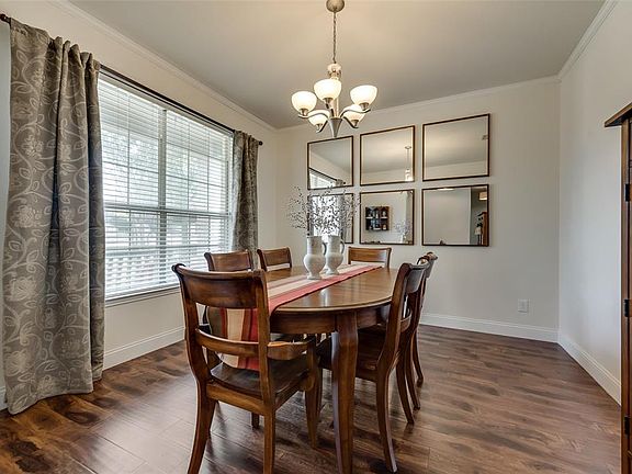 2nd image of 1045 Woodhaven Cir