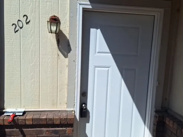 535 S Lulu Ave APT 202, Wichita, KS 67211