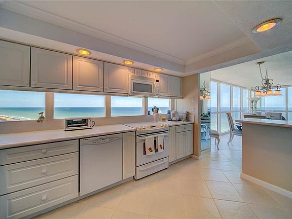 4th image of 10410 S Ocean Dr #Penthouse 02