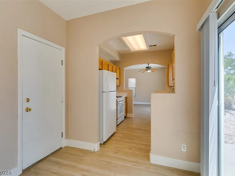 1401 Sycamore Spring Ct — Photo 5