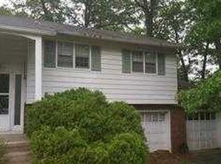 26 Highland Dr, Manalapan, NJ 07726